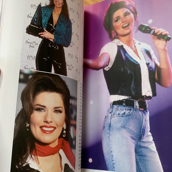 Country Legend Shania Twain Magazine - Picture 3 of 16